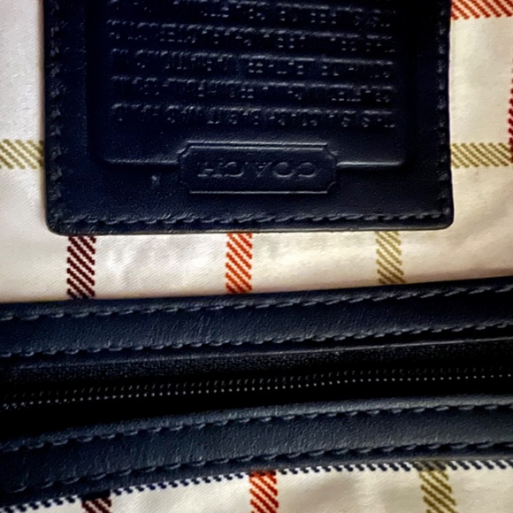 Coach Navy Patent Leather Ergo Kisslock - Picture 8 of 8